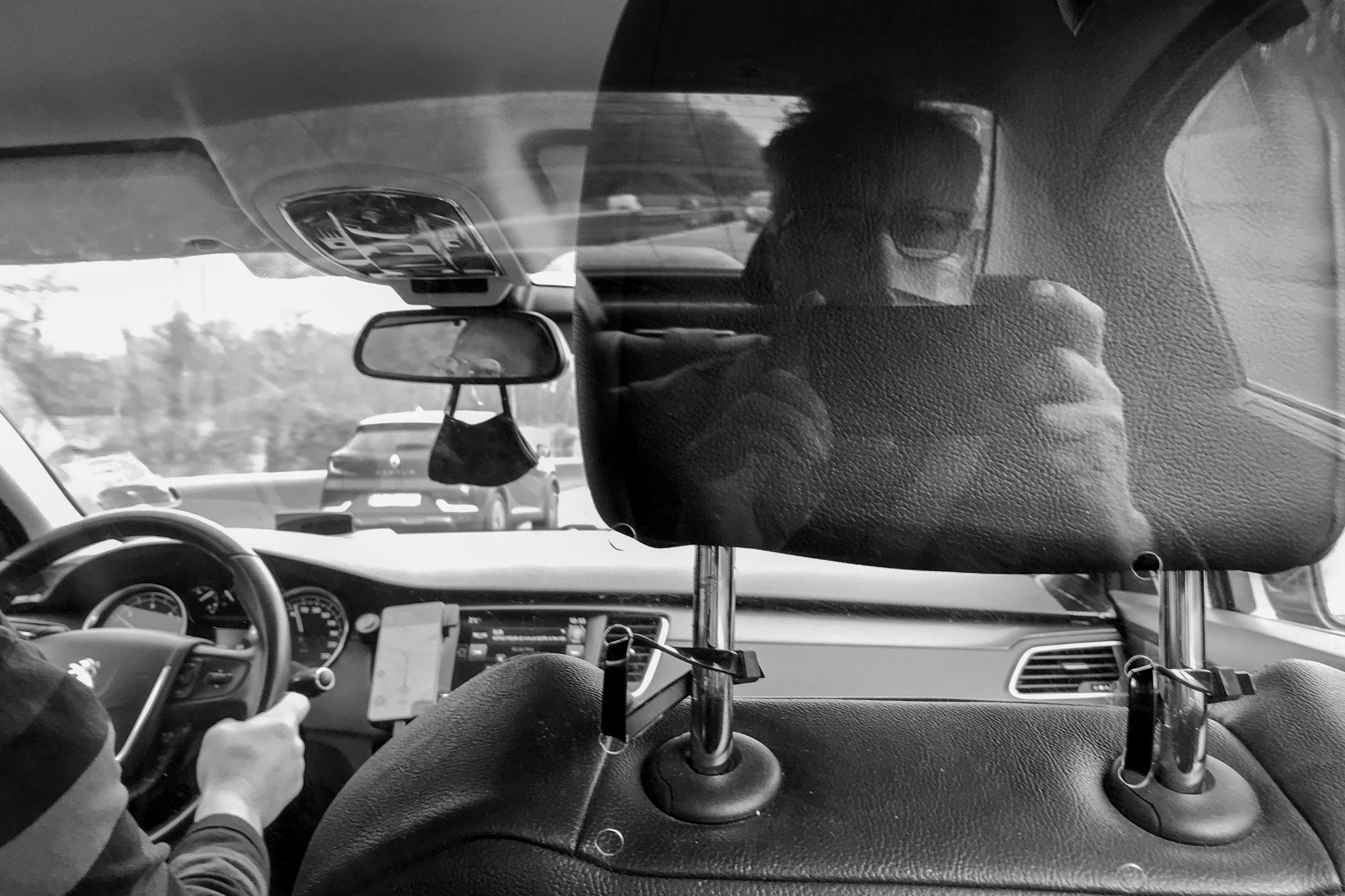 Période Covid, autoportrait dans un taxi
