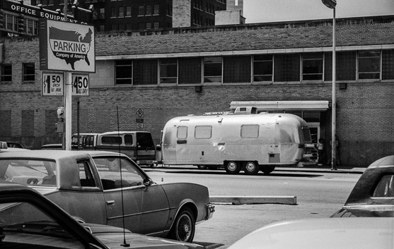 Une Airstream dans Downtown Dallas - Nikon F801