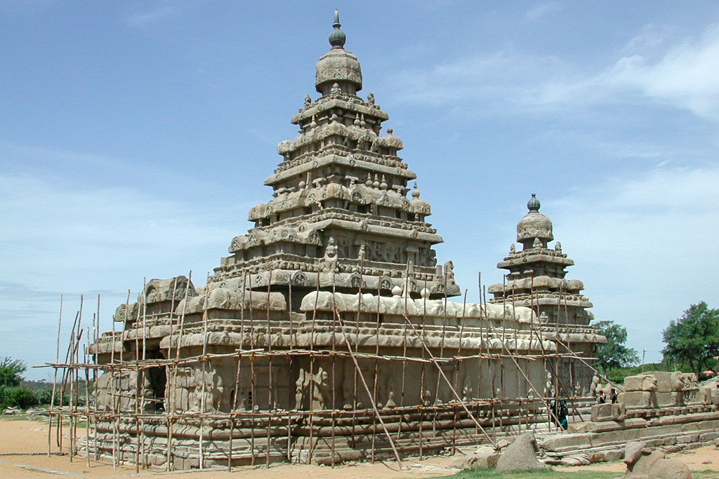 Le temple du Rivage en cours de restauration.