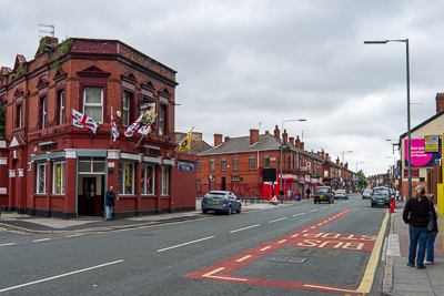 Rue commerçante près du stade d’Anfield à Liverpool
