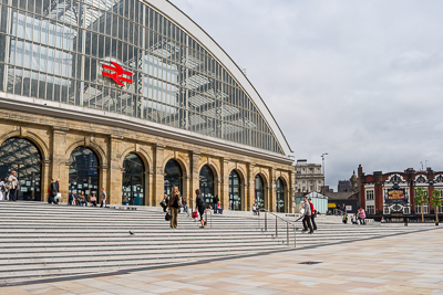 Façade de la gare de Liverpool Lime Street