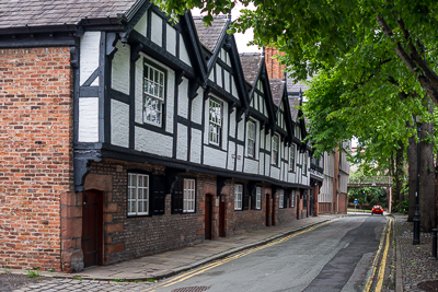 Maisons à colombages dans une rue calme de Chester