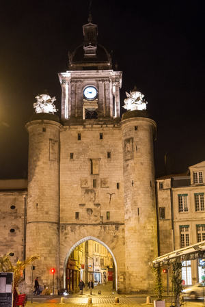 Porte de la Grosse Horloge de nuit