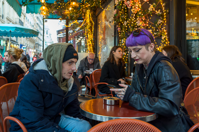 Une belle coiffure violette