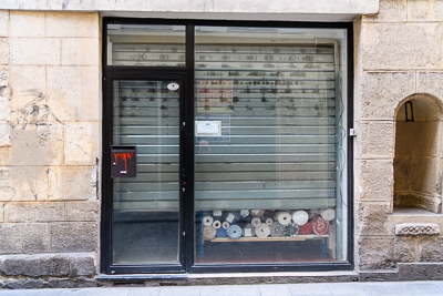 Les rideaux sont plus austères quand ils sont métalliques